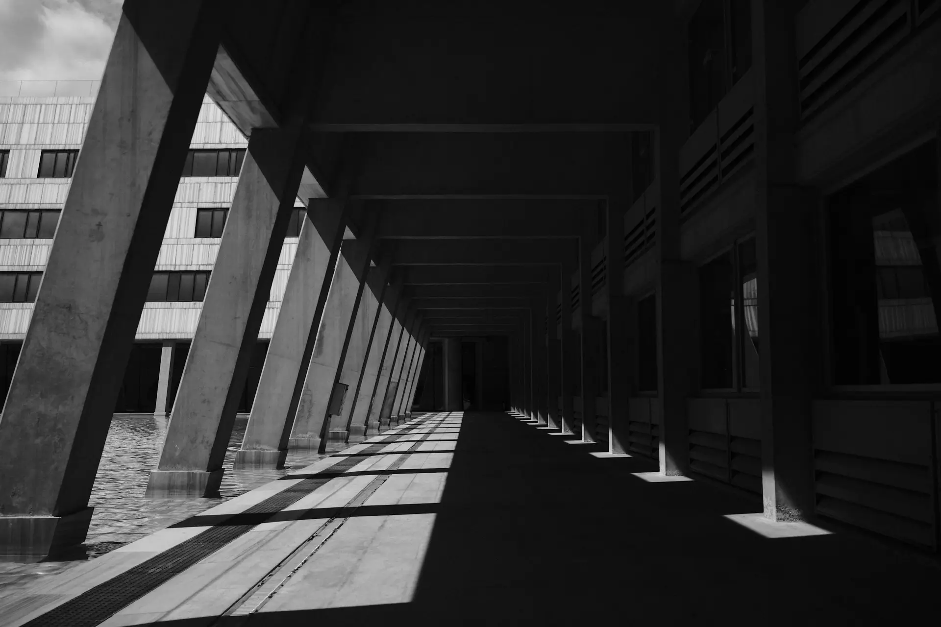 A long colonnade: the same column, repeated to one standard